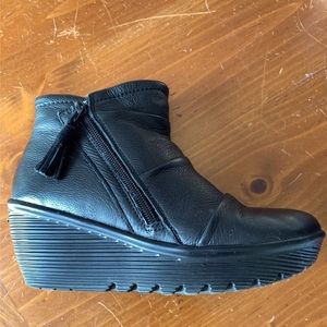 Skechers Black Leather Wedge Boots